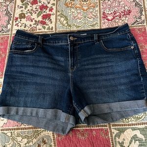 Old Navy boyfriend jean shorts size 14